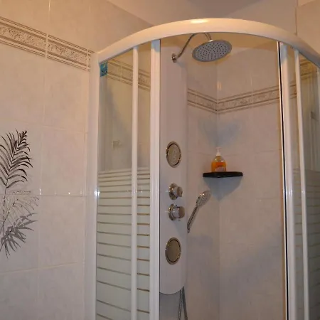 Apartament Scenic Apartment In Valbrona With Shared Pool Valbrona
